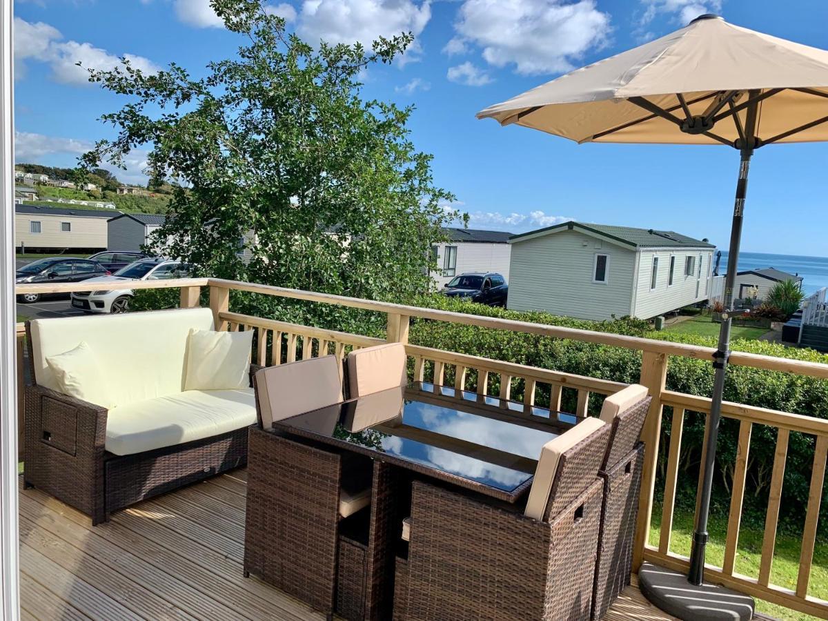 Lydstep Beach Bayview 3-Bedroom Holiday Home Тенби Екстериор снимка