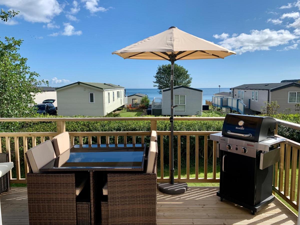 Lydstep Beach Bayview 3-Bedroom Holiday Home Тенби Екстериор снимка
