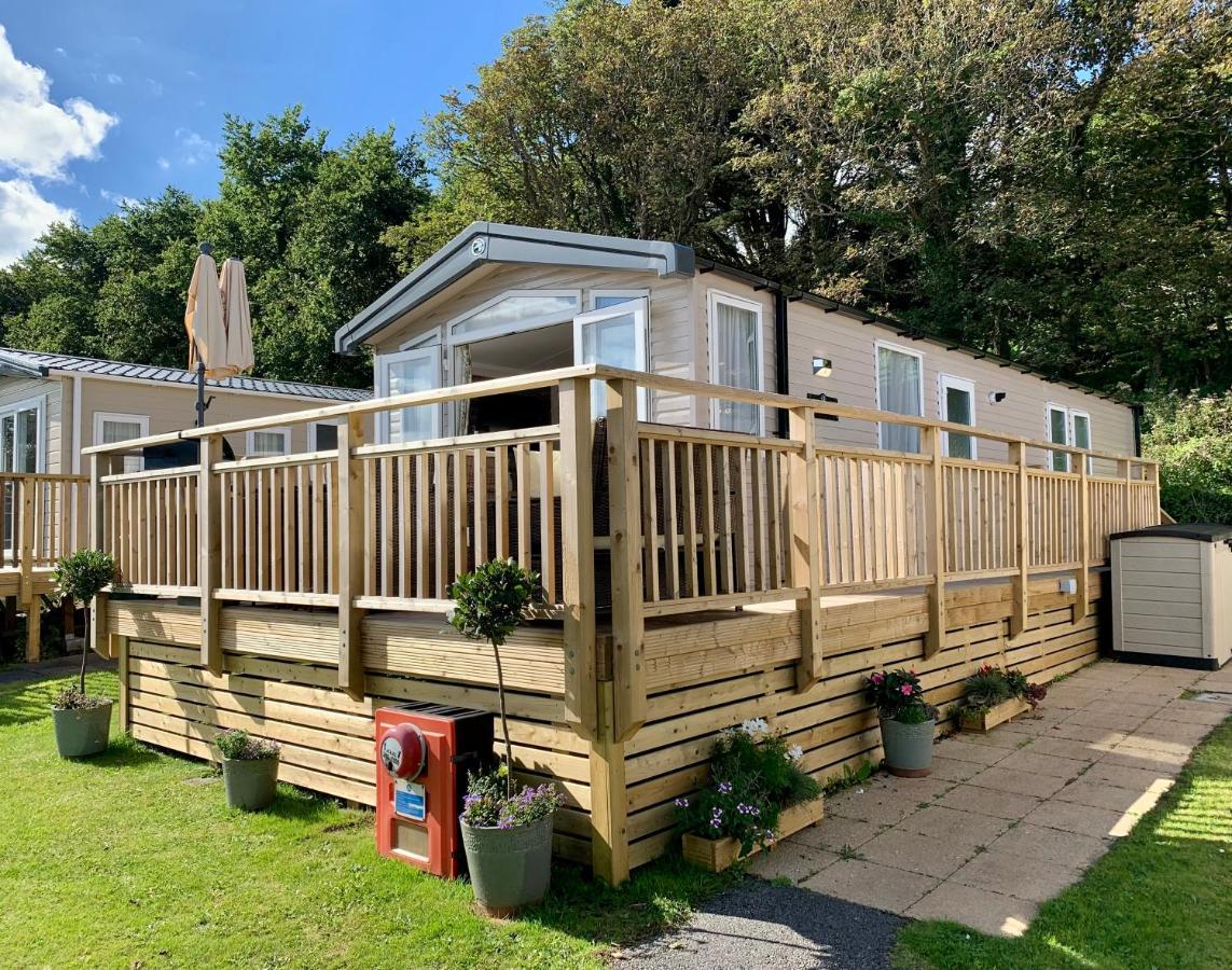 Lydstep Beach Bayview 3-Bedroom Holiday Home Тенби Екстериор снимка