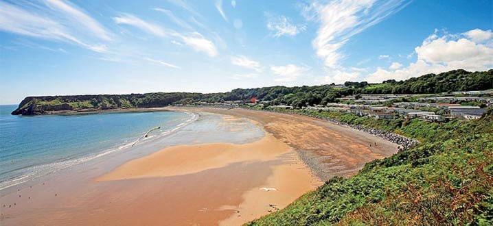 Lydstep Beach Bayview 3-Bedroom Holiday Home Тенби Екстериор снимка